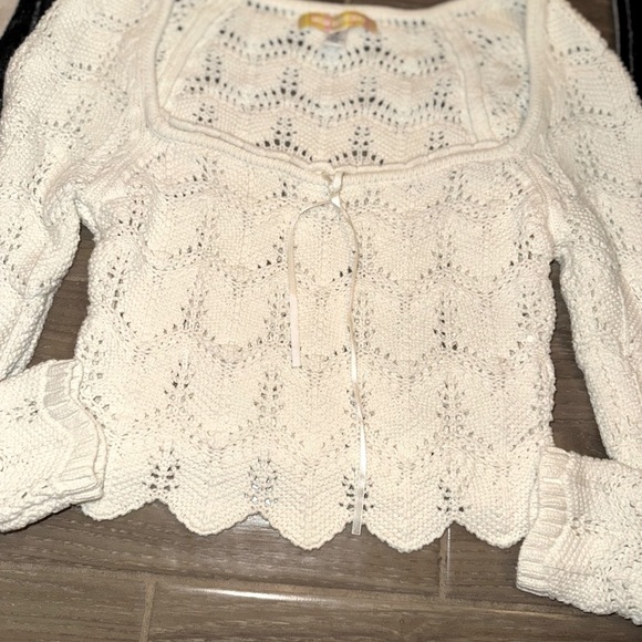 Urban Outfitters Cropped Tie-Front Crochet sweater in Ivory Size M - Picture 8 of 9